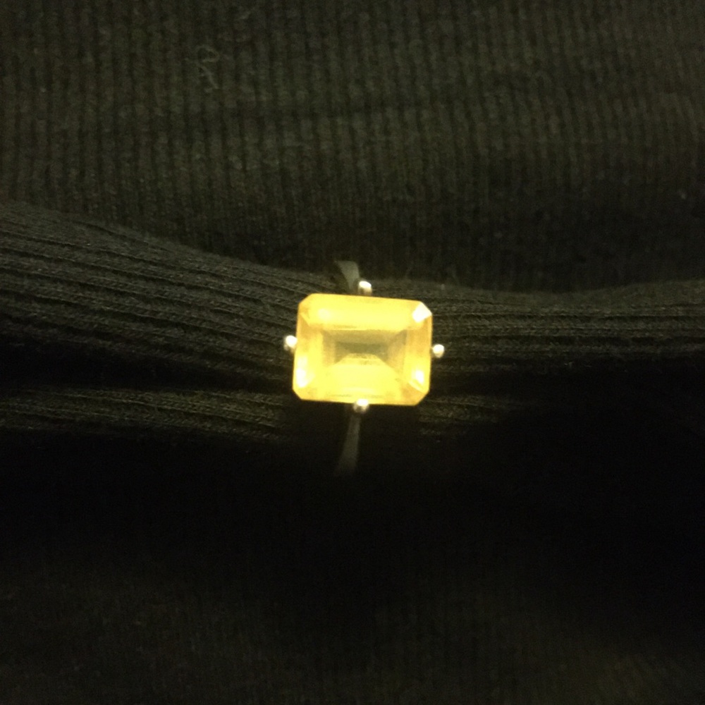 925 Silver ring with Citrine stone.